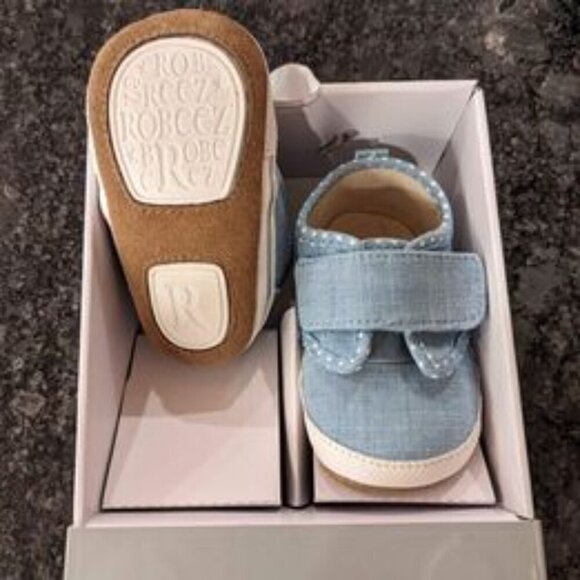 Brand New Robeez First Kicks Baby Sneakers - Picture 3 of 4